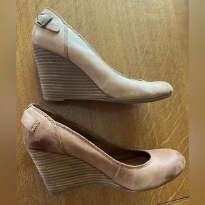 Lucky Brand- Genuine Leather Rounded-Toe Wedge